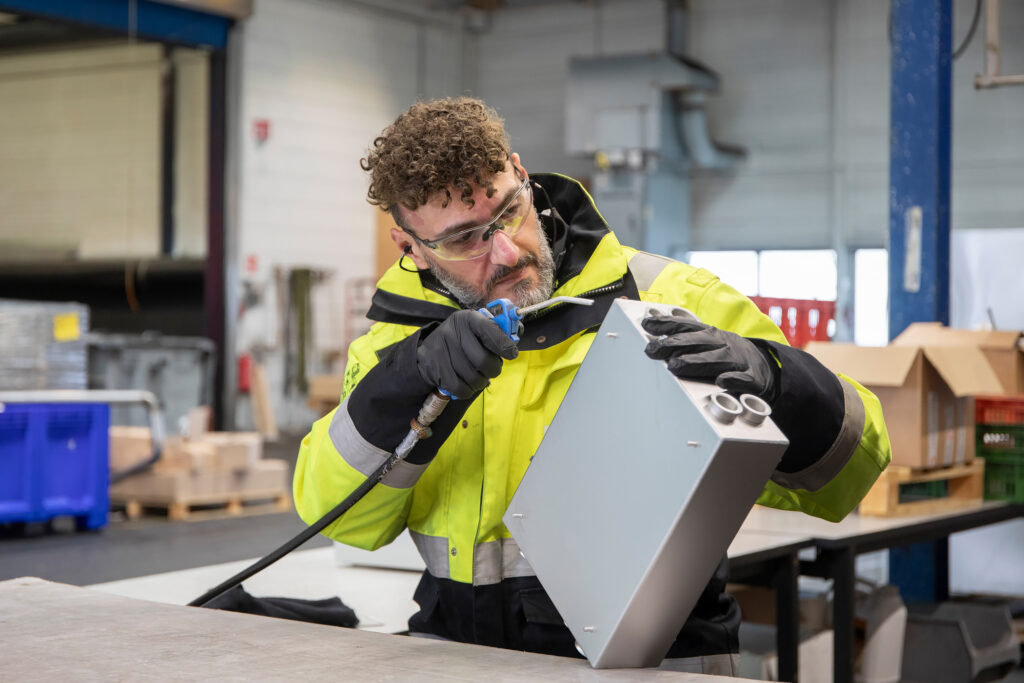 Gebeitste rvs materialen na chemisch reinigen en passiveren bij Beitserij Midden Nederland in Lopik
